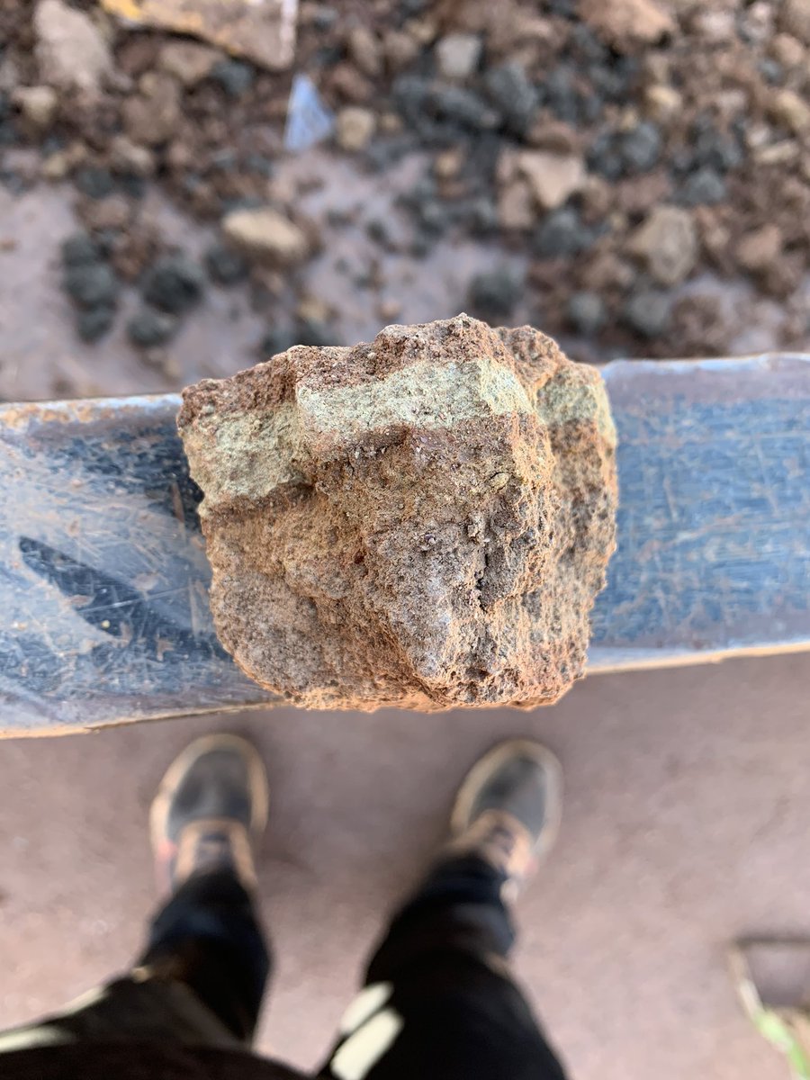 Tyler_Eisenfeld's tweet image. Re-doing a couple mounds today in @DuraEdge black stick. Pretty cool to see some of the clay that has been used over the years. #turfnerd #dirtnerd