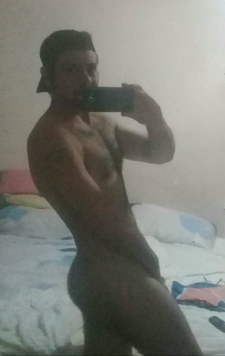 Francominiello2's tweet photo. Tan mala definición que no se si se considera Nude https://t.co/wIAEpHsMJE