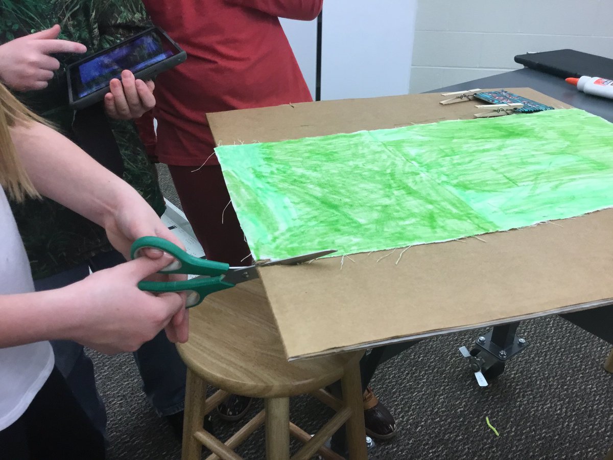 LESSTEAM_ROBO's tweet photo. The STEM-Bobcats are cutting out the grass for the park. https://t.co/MAapx4N38v