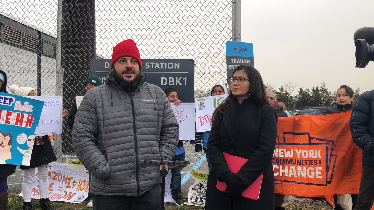 jessicaramosqns's tweet image. As many of us enjoy the holiday season, we must keep in mind the thousands of Amazon workers who are enduring life-altering injuries while trying to keep up with the holiday rush #AmazonPackagingPain #HumansNotRobots #SeenIn13