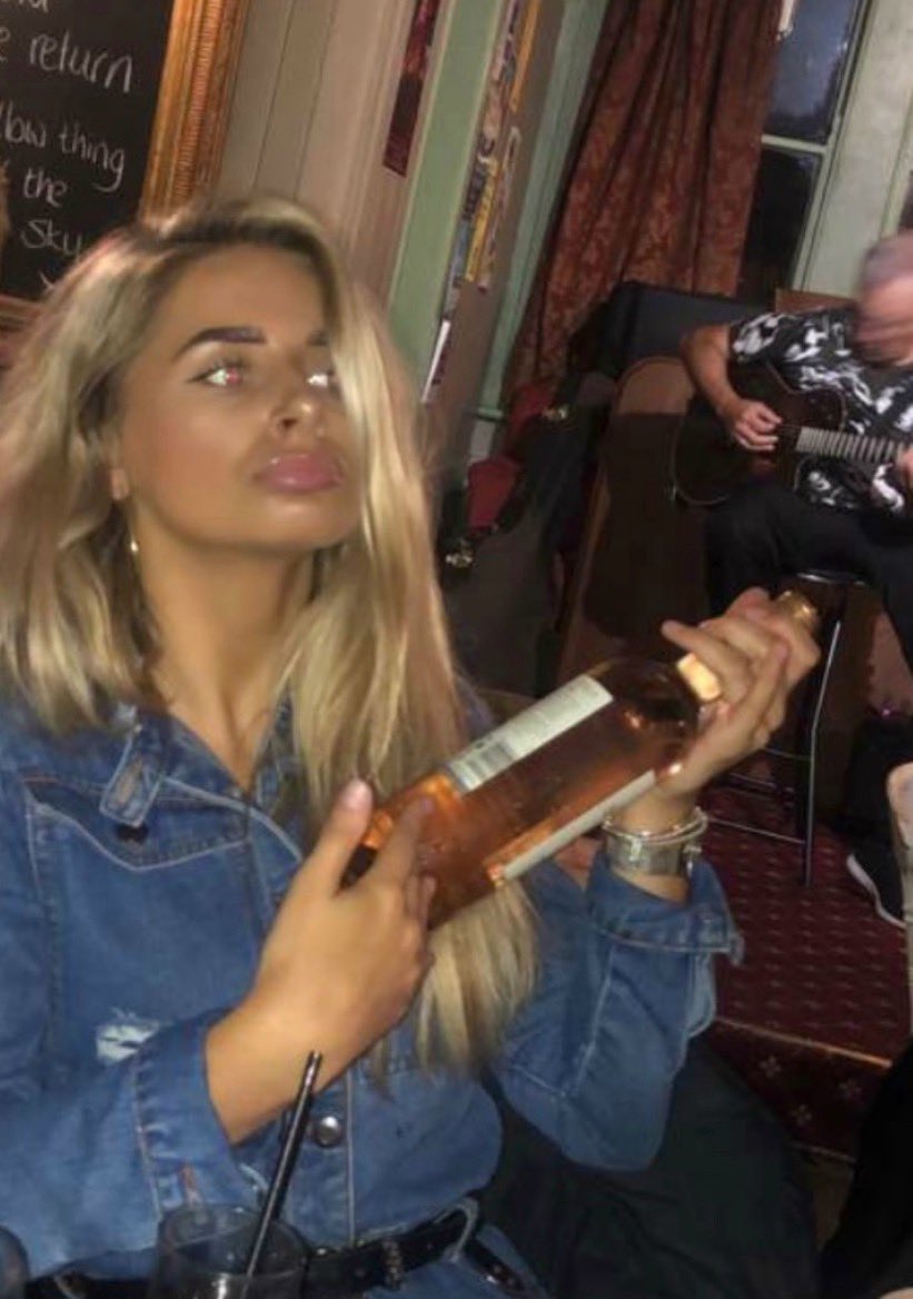 amy farrington ✨ tweet media