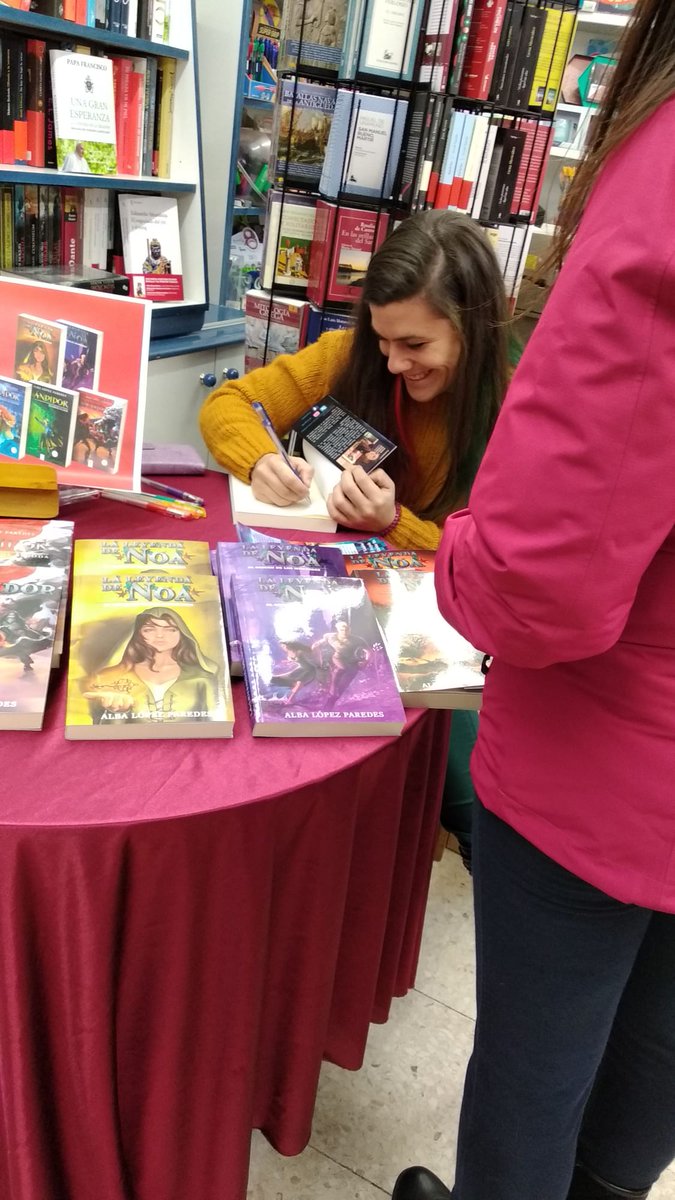 Hemos pasado una tarde genial con nuestra amiga Alba López Paredes.(Trilogía Nándidor)
Gracias a todos los que nos habéis acompañado y por descontado a nuestra gran amiga Alba 😄