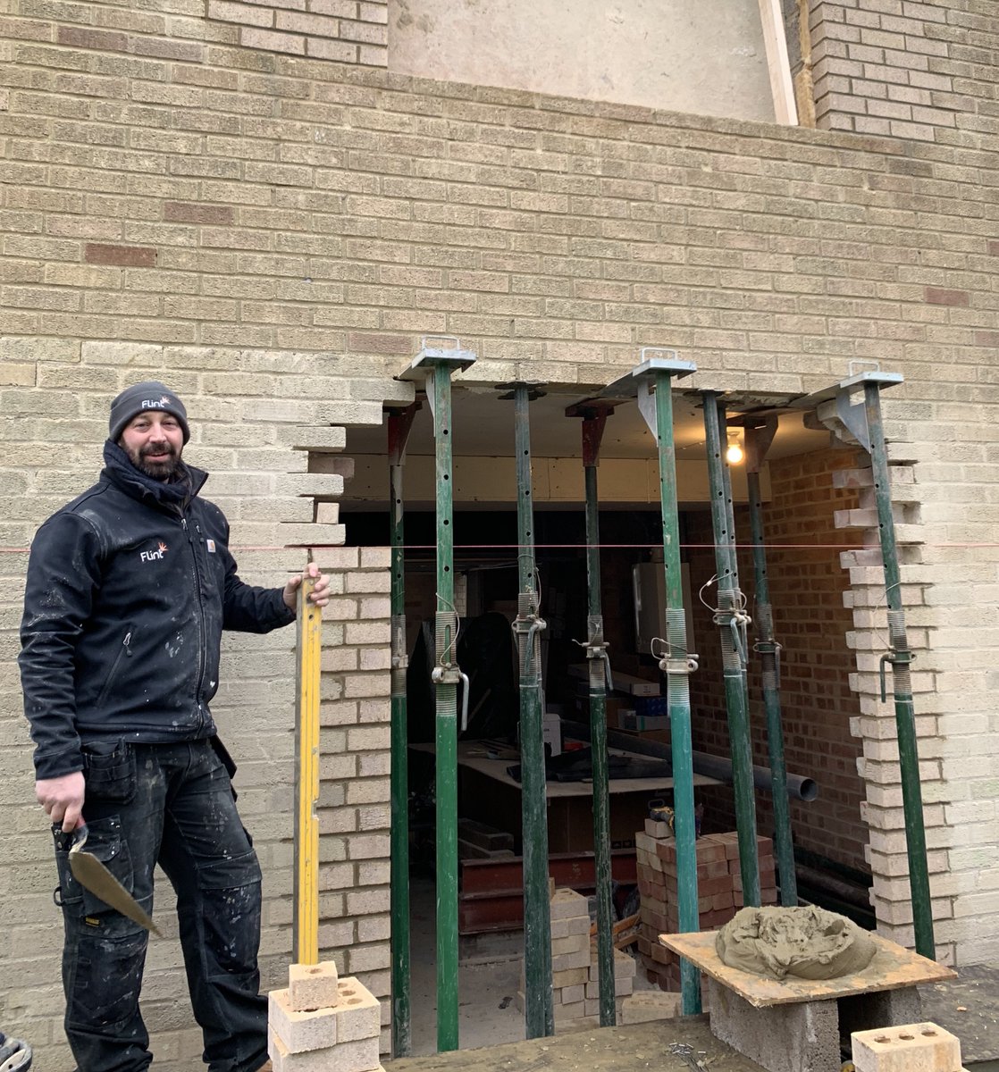 flintpropertygr's tweet photo. Reducing one opening, widening another.  #generalbuildersoxford #oxfordbuilders #oxfordshirebuilders #buildingcompanyoxfordshire #generalbuildersoxfordshire #constructioncompanyoxfordshire #flintpropertygr #thebuilderofchoiceinoxfordshire #theox https://t.co/vjpZ4dfQKo