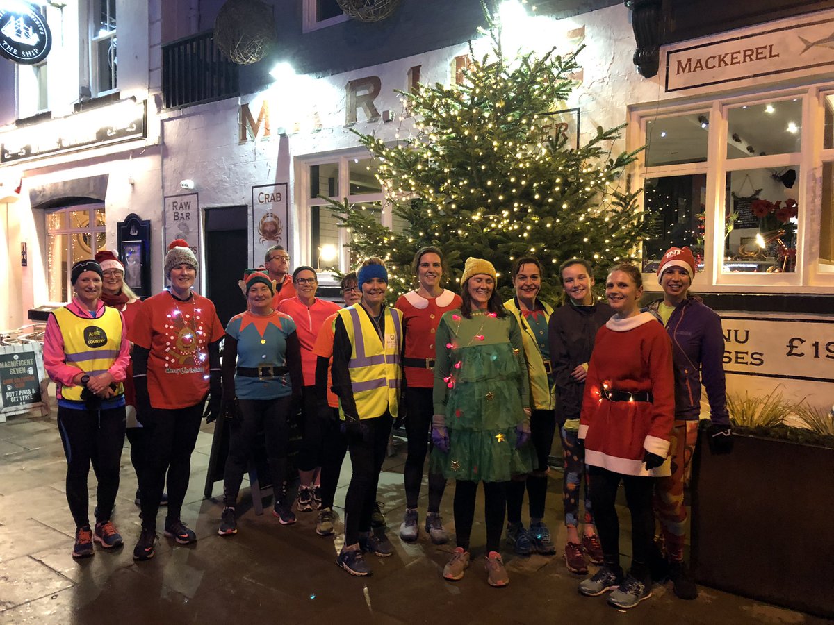 WhitbyRunClub's tweet photo. Lovely Christmas Lights run this evening with club members around illuminated #Whitby 🎄 Merry Christmas everyone! 🎅🏻🤶 @GRLWhitby @SBCSportsDev @RunTogether_ #ukrunchat #runtogether @NorthYorksSport @EnglandAthletic @YorksCoastRadio https://t.co/6NU2KEoH6z