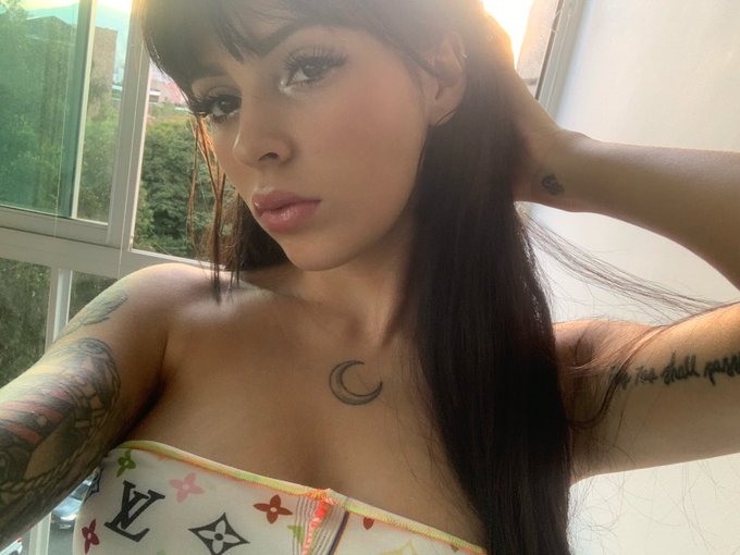 Ok boys vote now! Short or long one with most comments I keep ittt🧐🤕 https://t.co/PNhUoD06Lu