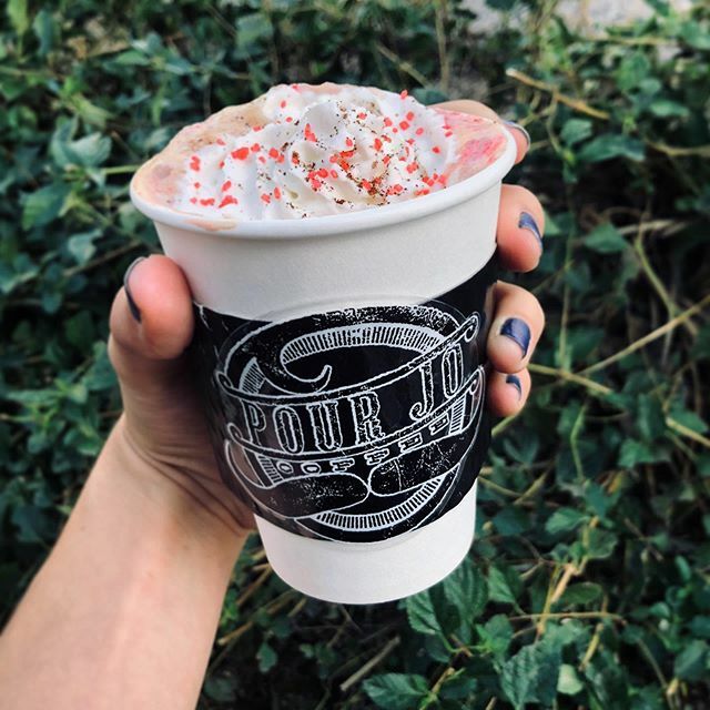 ‘Tis the season for peppermint mochas! It’s cold out there, come warm up with this classic drink!! .
.
.
.
.
#pourjocoffee #coffeeshop #latte #peppermintmocha #winter #coffeetruck #foodtruck #localcofdee #azcoffee #eatlocal #drinklocal #shopsmall #coffee… ift.tt/2PpOpeE