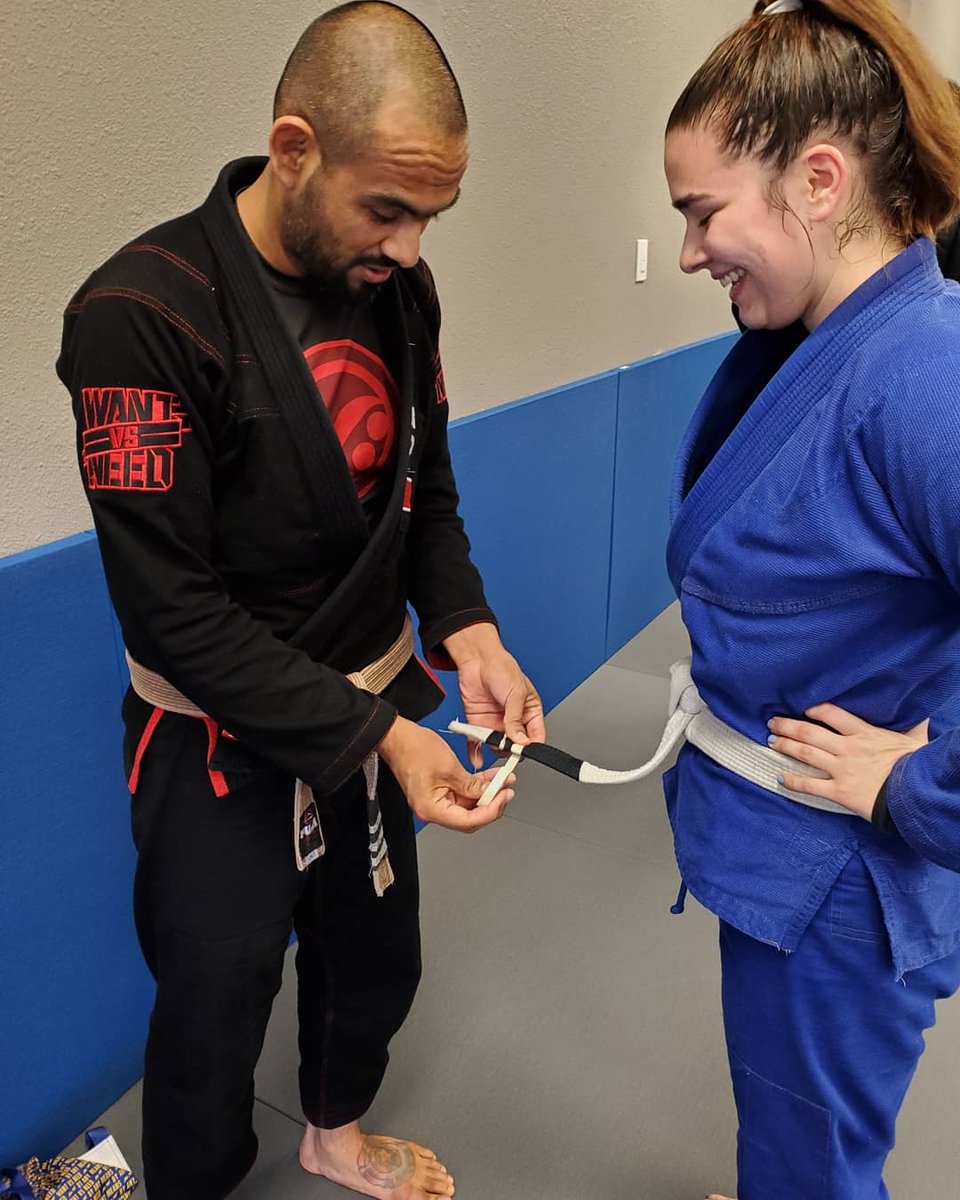 5pointsjj's tweet photo. "We could never learn to be brave and patient, if there were only joy in the world."

We would like to congratulate Elle on her 2nd stripe.
💙🥋💙

#5pointsbjj #brunobastosjj #leadbjj #corpuschristi #calallen  #jiujitsu #bjj #bjjlifestyle #Motivation #MotivationalMonday #gymgirl https://t.co/0VY3FgR5cm
