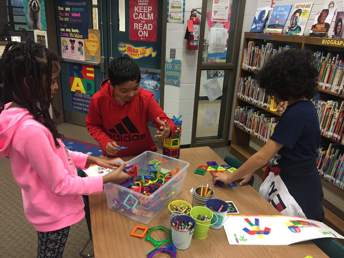 GSmithLibrary's tweet photo. The learning continues the week before winter break. 4th grade students in Mrs. Young’s class are taking a break from MAP testing for some much needed fun. @PlayOsmo @codeorg #powerclix @JCPS_LMS #studentchoice @GoldsmithNews https://t.co/d5SAuHPHC9