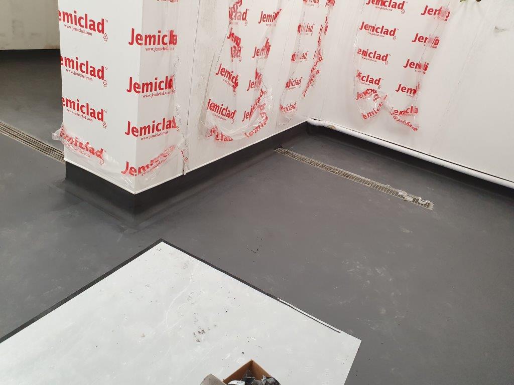 ResintekServ's tweet image. Works completed in Leeds last week - 250 sq mtrs of Altro Crete and associated coving. Works took place over two weeks and one Saturday and Sunday to get finished on time. Great looking resin floor even if we do say so ourselves @AltroFlooring