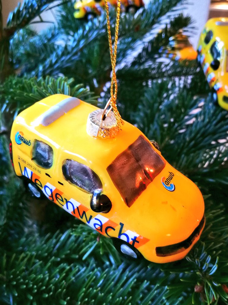 Doe mee, volg en RT en win
Wil jij hem in je kerstboom hebben deze limited edition kerstbal @wegenwacht Onder alle oude en nieuwe volgers verloot ik 3 van deze mooie glazen kerstballen RT
#kerstactie <a href="/ANWB/">anwb</a>