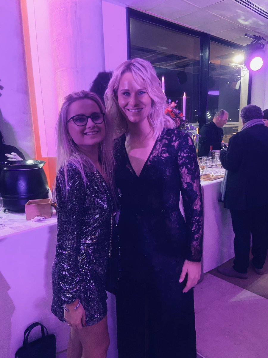 Matildefourrier's tweet photo. Merci @amandinehenry6 pour ta gentillesse ! Heureuse de t’avoir croisé lors de la soirée Miss France ❤️ https://t.co/r1A9g8V1MV