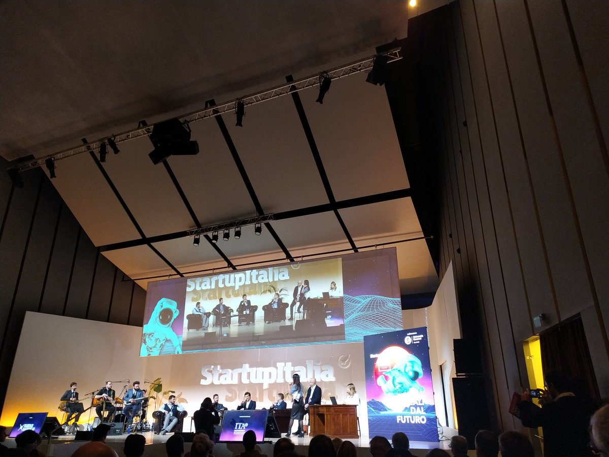 Permettere ai non udenti di effettuare telefonate

➡️ <a href="/EnelGroupIT/">Enel Group</a> con <a href="/PediusCall/">Pedius</a>
non solo permette ai dipendenti sordi di lavorare in autonomia, ma connette anche i clienti che vogliono mettersi in contatto con i call center dell'azienda

 #SIOS2019 🚀🚀🚀