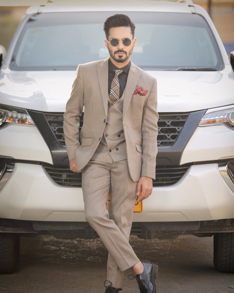AyazSamoo's tweet photo. I’m the song of ice and fire ❄️🔥
#AyazSamoo #Collaboration #AmirKhan #RehanMithani #mensfashion #Trendy #InstaDaily #manwithclass https://t.co/acSESPG0Wt