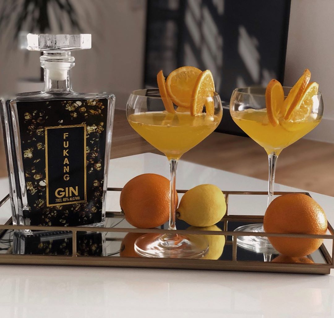 Make your sparkling #orange shine bright this #festive season 🍊

Do it like Lina and do it with Fukang #Gin!

fukang-gin.com

G 📸 imlinastasyte