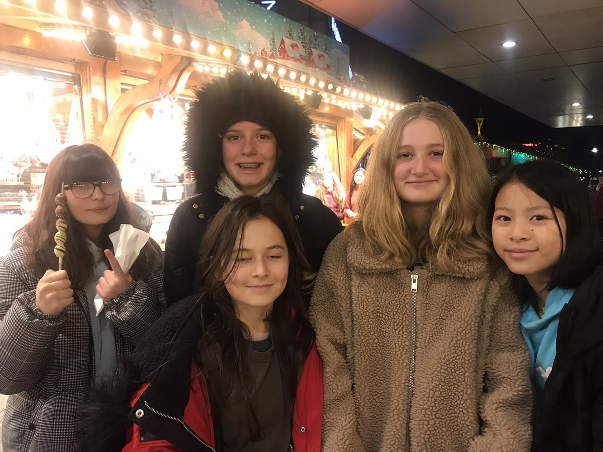 pgsgerman's tweet photo. Busy day on the go in Berlin 🎄🇩🇪 https://t.co/3ShDqvrdI5