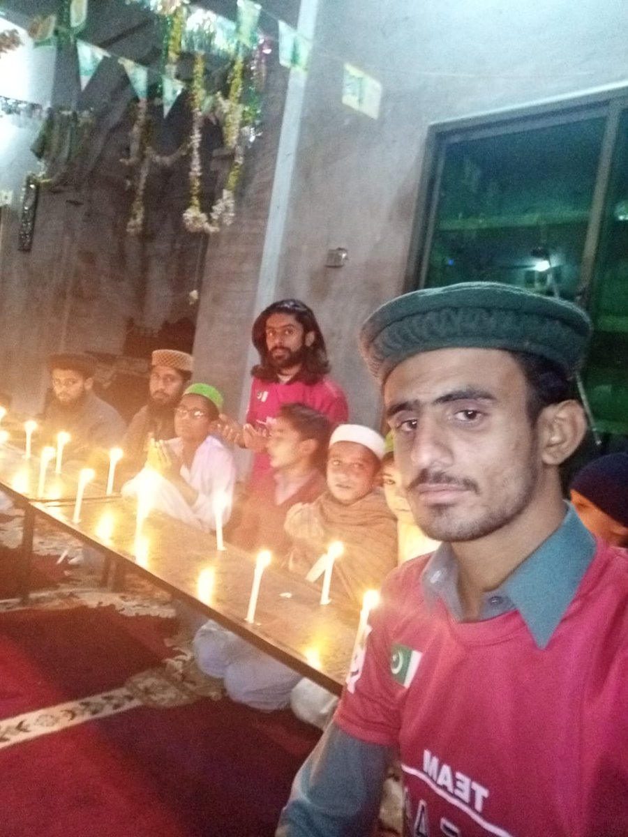 AdanCh19's tweet photo. ٹیم سرعام 18ہزاری(جھنگ) کے جانبازوں نے سانحہ APS کی شہداء کی یاد میں قرآن خوانی کی اللّٰہ تعالیٰ شہداء کے درجات بلند کرے اور لواحقین کو صبر جمیل عطا فرمائے آمین
#BlackDay16December #APS2014 https://t.co/yN9iqmDzCj