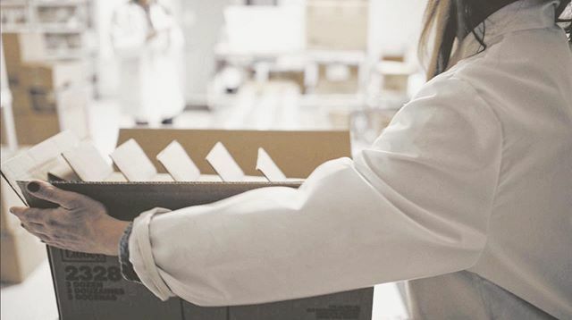 CSAPOTHECARY's tweet image. The holidays are inching closer and shipping can be tricky, to ensure all your gifts get to you in time make sure you place your online orders before Wednesday!🎁 ift.tt/2toprDS