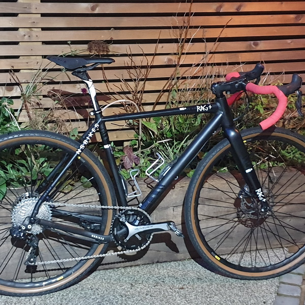 A Di2 conundrum.....
Sometimes it worked, sometimes it didn't!
After diagnostic checks and stripping down, it all came to a slight nick in the battery cable, shorting the system, which ultimately led to the demise of the battery😠.
New cable and battery fitted and all good!