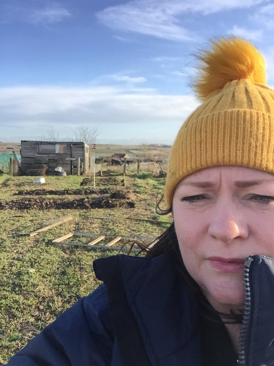 NicholsonStage's tweet photo. #allotment #myshed #lottie #flowers #cutflowers #hardwork #wellingborough #weeds #loveplants #herbs #sunflowers #chillies  #help #lovage #generator #relax #news #fruit #northamptonshire #allotmentlife #mentalhealth #gardens #birds #roses #seeds #news #shed #me #cute #love https://t.co/0fpBgeonxn