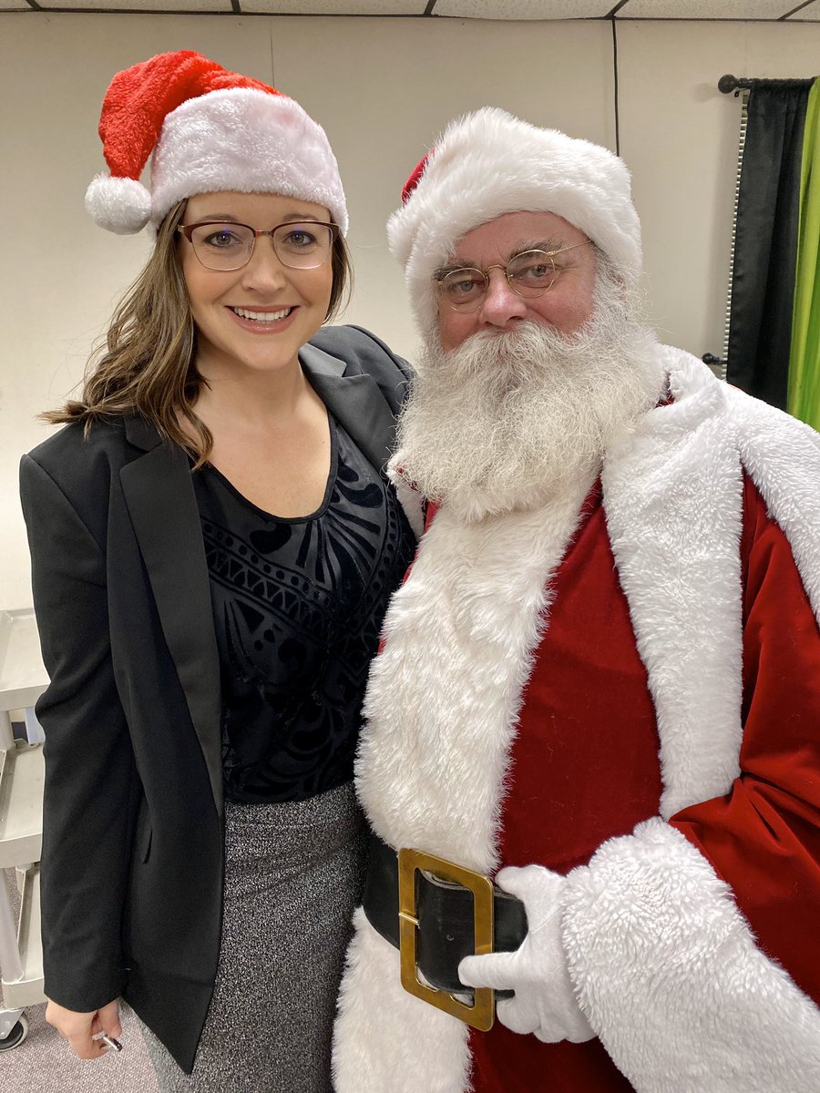 RE_Frost44's tweet photo. Look who I ran into during our @Region10ESC Angel Tree gift delivery this morning in Italy ISD! #R10ESC #StudentsServiceSolutions https://t.co/ypgocrrYBq