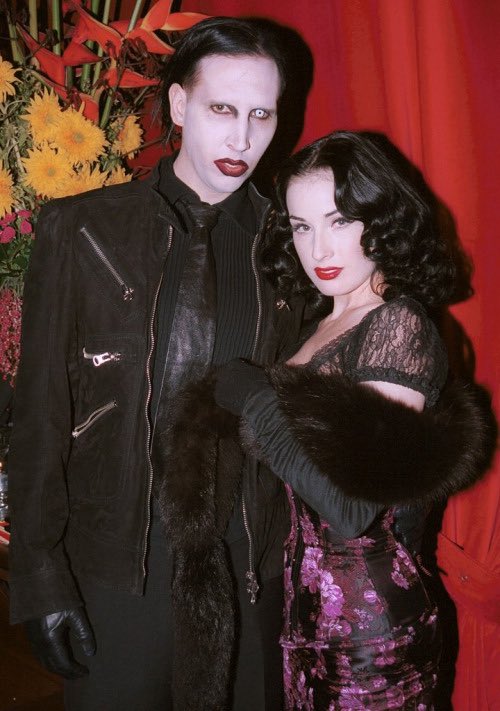 jade loves lys tweet media