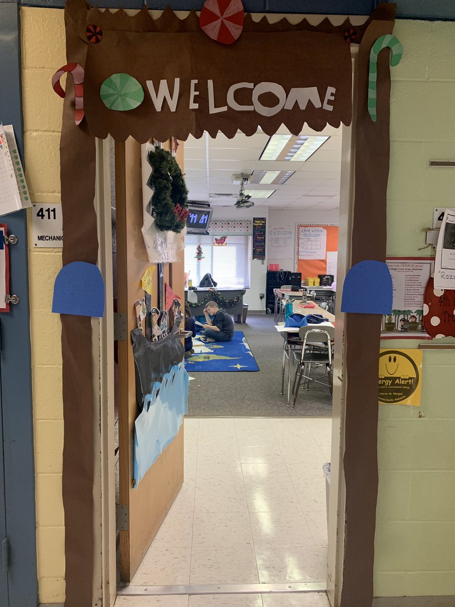 haystravelers's tweet photo. Kicking off #GingerbreadWeek with @TheGingerbreadDude reader’s theater. @PleasantUnionYR #FracturedFairyTale https://t.co/HxqyahY2Wv