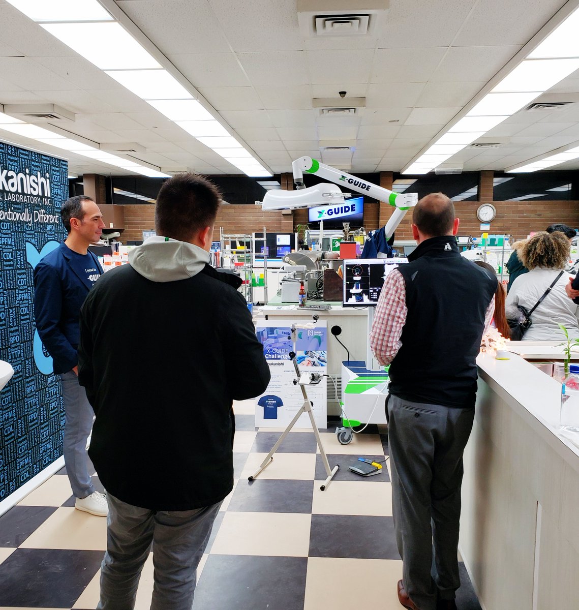 Showcasing the X-Guide and our wonderful digital implant processes. A big thank you to our very own David Anderson (CDT), Julian and Jeff from Nobel and Joe Martin from Burkhart!
#Nobelbiocare #XNavtechnologies #Burkhartdental #happyteeth #NDL