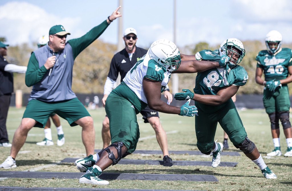 CoachDarveau's tweet photo. Wouldn’t trade the last 10 months for anything. While it will be from somewhere else I am so excited to see this team and offensive line dominate in the coming years. #PushThePile #ProtectTheQB #ProtectTheLittleGuys #DontTakeAnyCrap. But more importantly... BE THE BEST. https://t.co/WirCJML21E