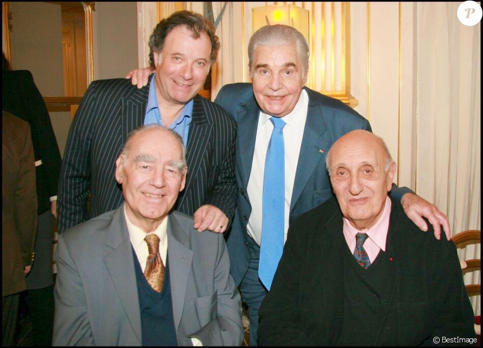 christophecouet's tweet photo. #CarréDAs : #BernardLavalette, #PierreTchernia, #DanielRusso et #RogerPierre en 2008 dans les salons du ministère de la Culture lors d'une remise de décorations. https://t.co/sPfedcmWJg
