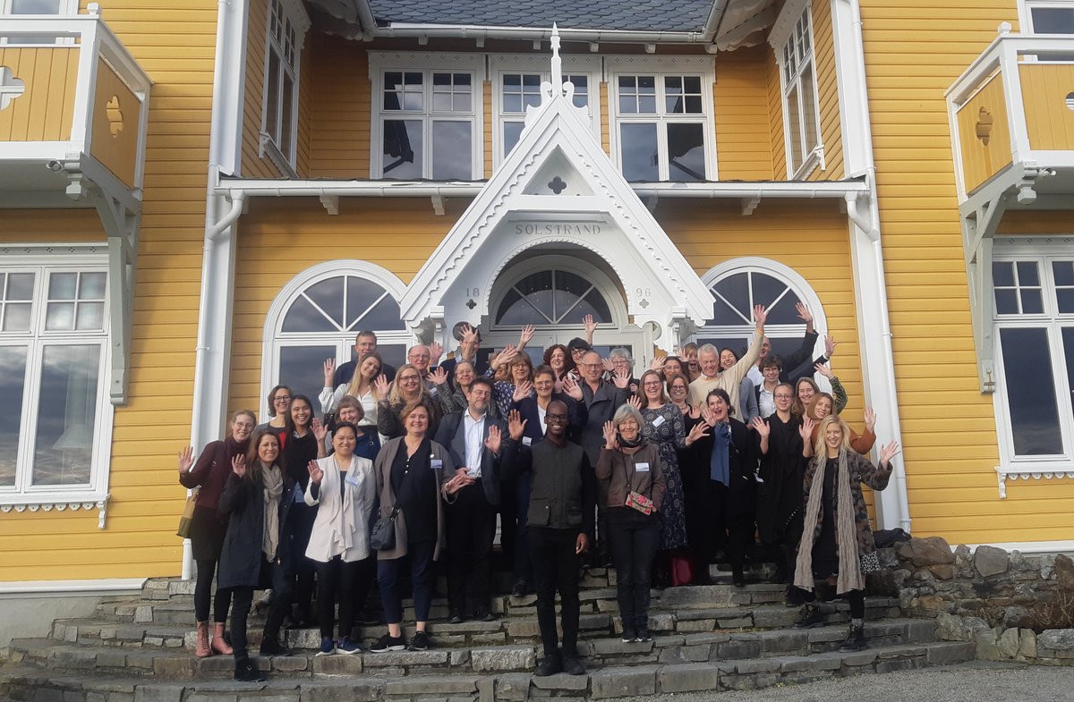 iLIVEProject1's tweet photo. How do you make better #palliativecare for all patients and caregivers? In #iLIVEProject we are working on several fronts to help make it happen 👌 

Learn more about them via this link 👇

#health #medicine #science #research #hospice 

https://t.co/vVHsLuzbV2 https://t.co/Kob90lsgGv