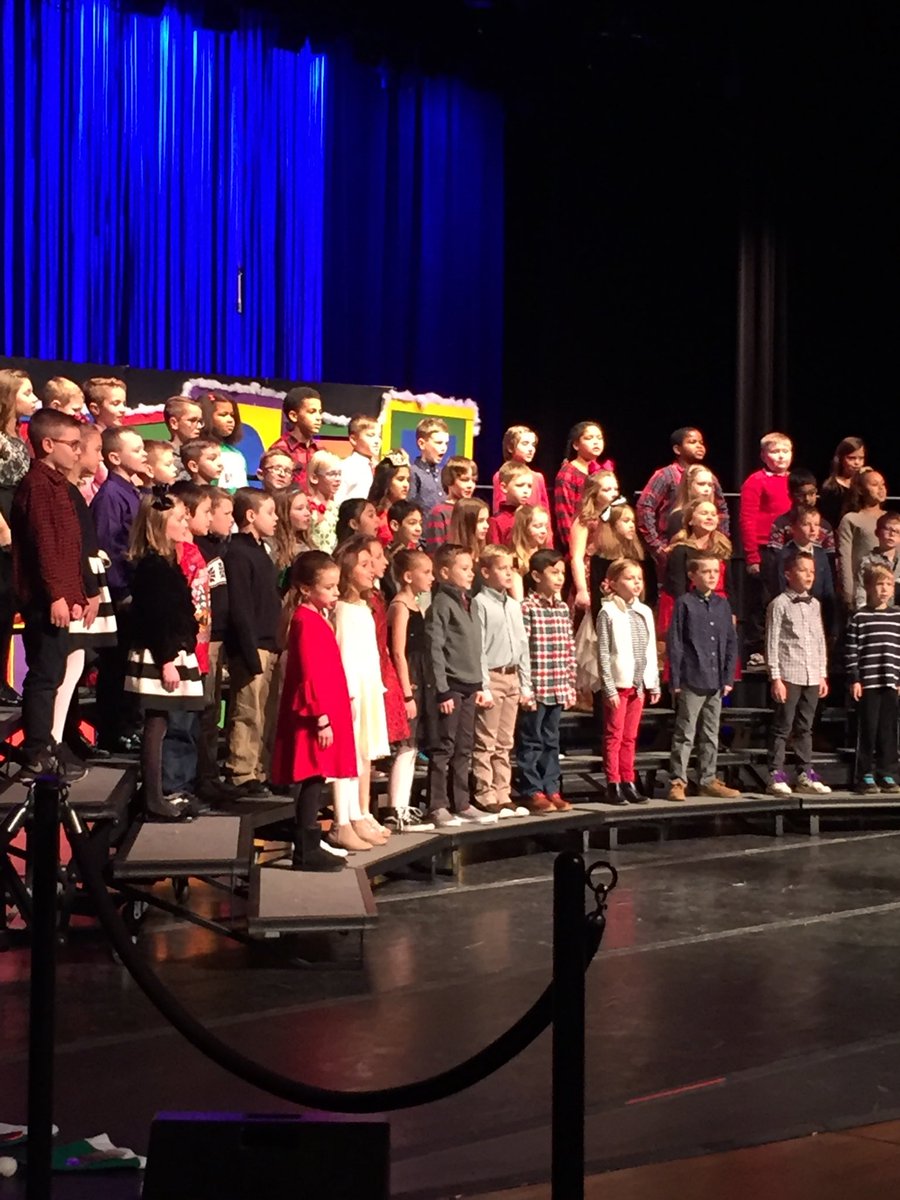 BCahalan3's tweet photo. Third Grade@ the Winter Sing! https://t.co/nBnxbmZbiR