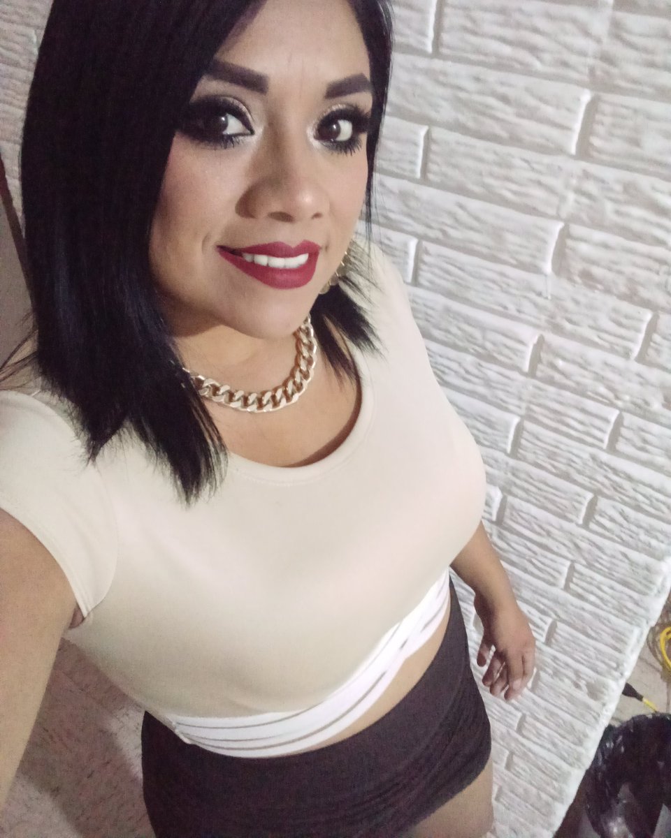 Yessica09018225's tweet photo. Mantén la cabeza, los tacones y los principios altos🥰✨
Excelente y bendecido lunes 😘
#yessiVillegas
#CantaAlegria
#soyvaliosa https://t.co/3FBYoLuSRW