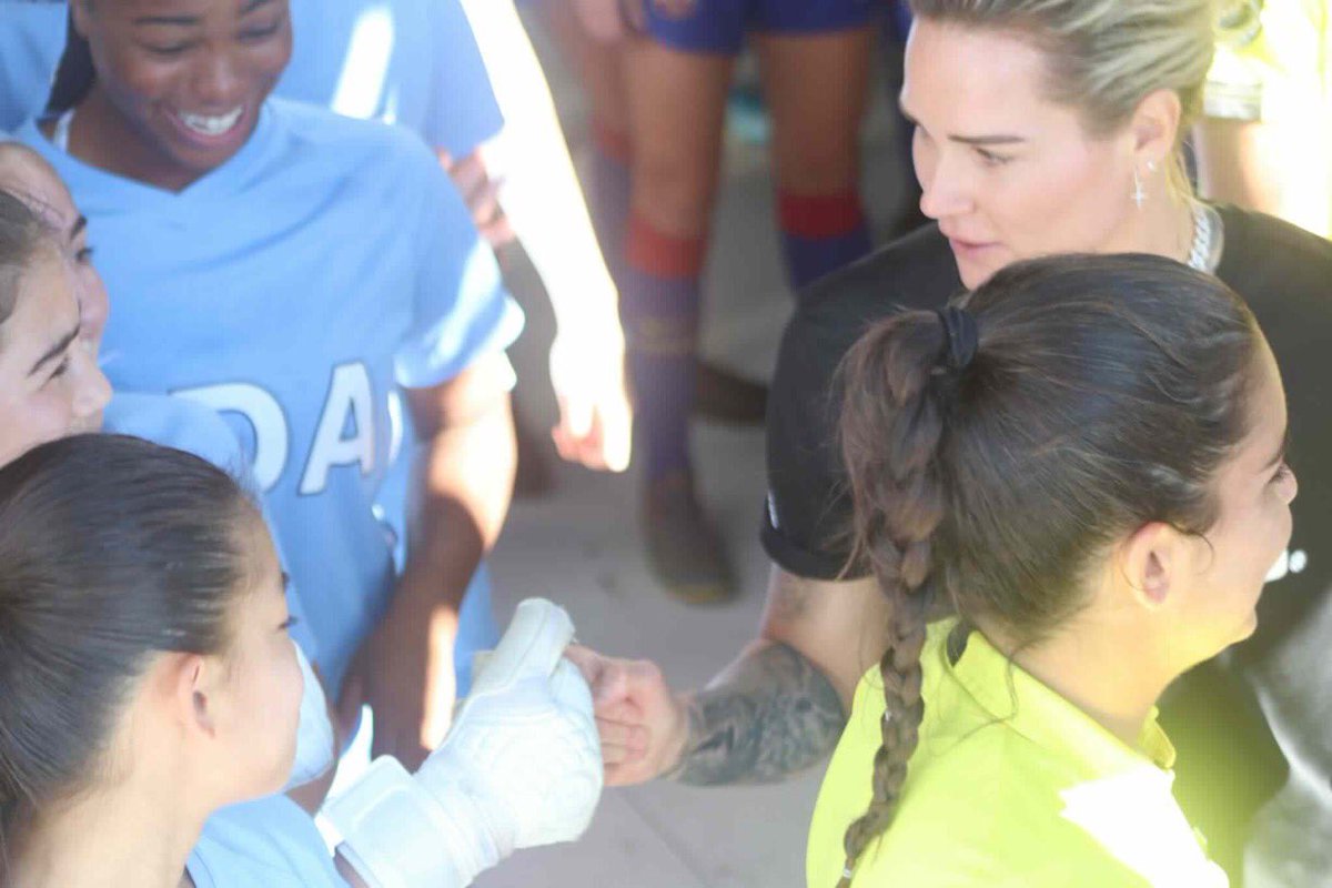 An incredible ICC moment/memory.  Lineup before the finals, one champion encouraging another.  Thank you @Ashlyn_Harris for a moment my keeper will never forget!  @PDAGirlsSoccer @ICCFutures #ICCFutures