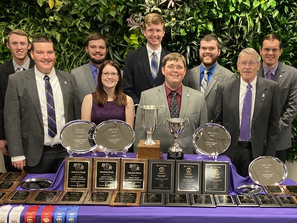 kstateextension's tweet photo. They’ve done it again! Kansas State University​’s 2019 Crops Team has won the national championship 17 times in the past 21 years.

🌾 https://t.co/KAFwuCbKUn https://t.co/yyQEC2DiW0