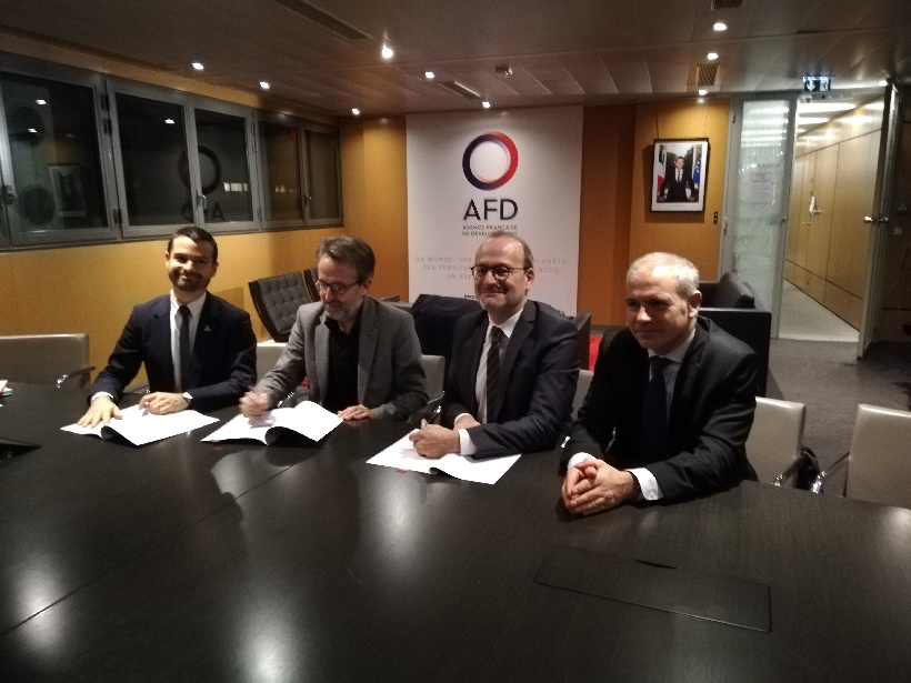 Engagement pour la #Biodiversité : nous signons un #partenariat tripartite avec <a href="/AFBiodiversite/">Agence Française Biodiversité</a> et <a href="/expertisefrance/">Expertise France</a>.
Objectif commun : s’allier pour contribuer, grâce à des projets internationaux, aux objectifs de protection fixés par la communauté internationale #ODD