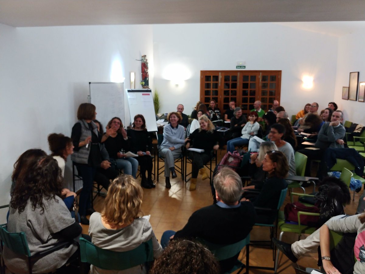 ceppalma's tweet image. Els equips pedagògics de la xarxa d'assessors dels Centres de professorat de les Illes Balears ens formam avui amb Montserrat Vila #xarxa #formacion  #argumentar