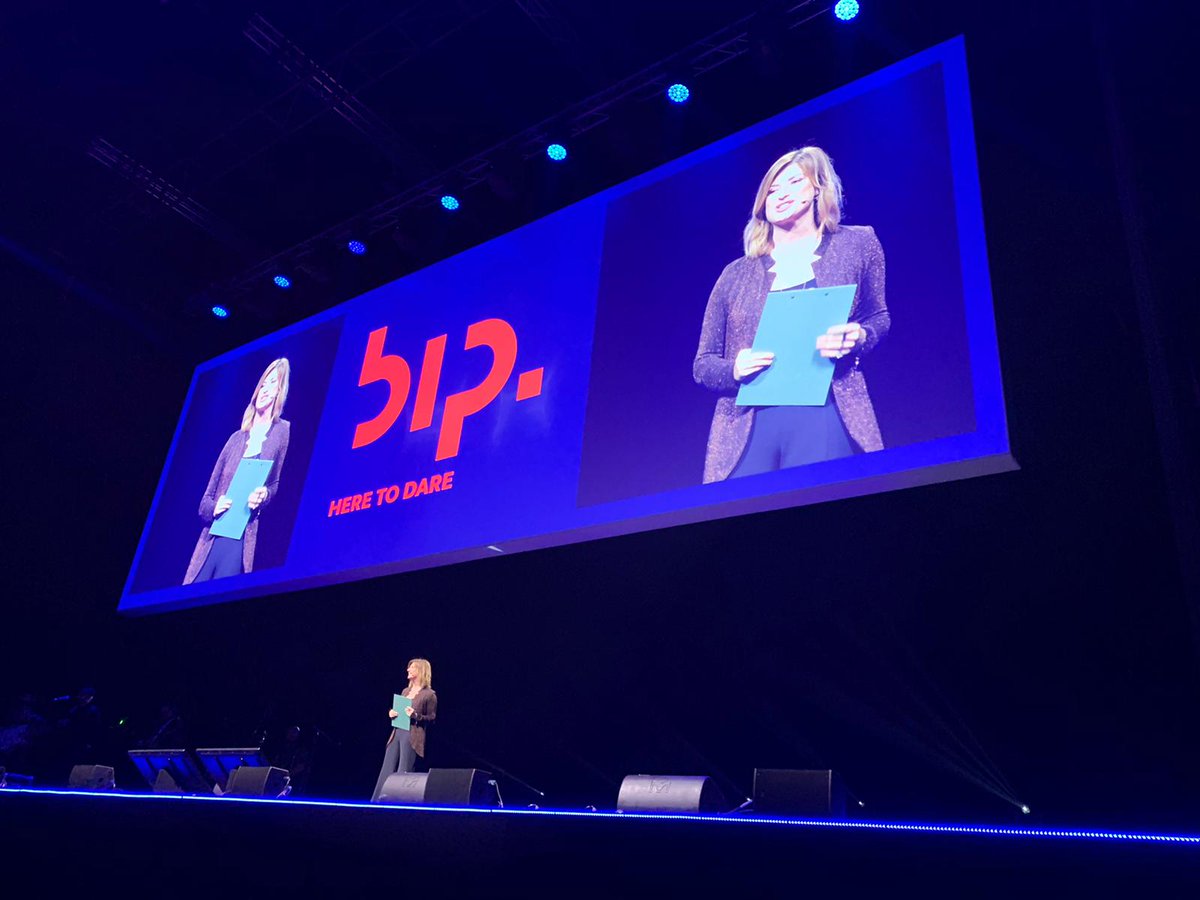 Bip_Group's tweet photo. Xmas Event 2019. @evagiovannini guiderà la conduzione dell’evento, sale sul palco. Si parte!!!
#LorenziniDistrict #HereToDare #BipGroup https://t.co/j9XRcHdHNI