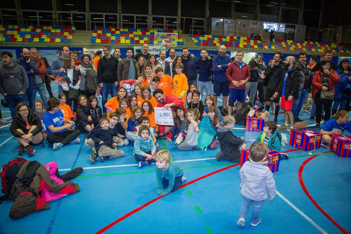 CistellaS's tweet photo. Superada la ressaca del cap de setmana només us podem dir gràcies, gràcies i gràcies per formar part del #CistellaSolidària11.

Va ser un dia genial on vam gaudir de l'esport que ens apassiona per contribuir alhora amb una molt bona causa 🏀💪

Aviat tindreu totes les 📸 https://t.co/yOIgJS4rfh