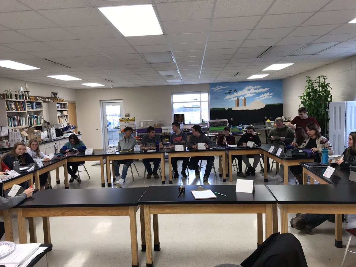LVanegtern's tweet photo. Wildlife and Natural Resources students participated in the Meeting of the Minds. There main discussion question was whether or not wolves should remain on the endangered species list. They had to role play a career and side to support. #DodgelandProud https://t.co/0nVbYcV32H