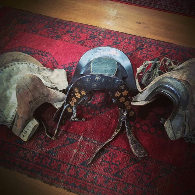 Saddles from Mongolia , Japan & China - just right for Three Kings of Orient ?
.
.
.
#orientalsaddle #kura #mongoliansaddle #chinesesaddle #chinesehorse #japanesehorse #equestrianantique #equestriandecor #horseantiques ift.tt/2rTZ5cl