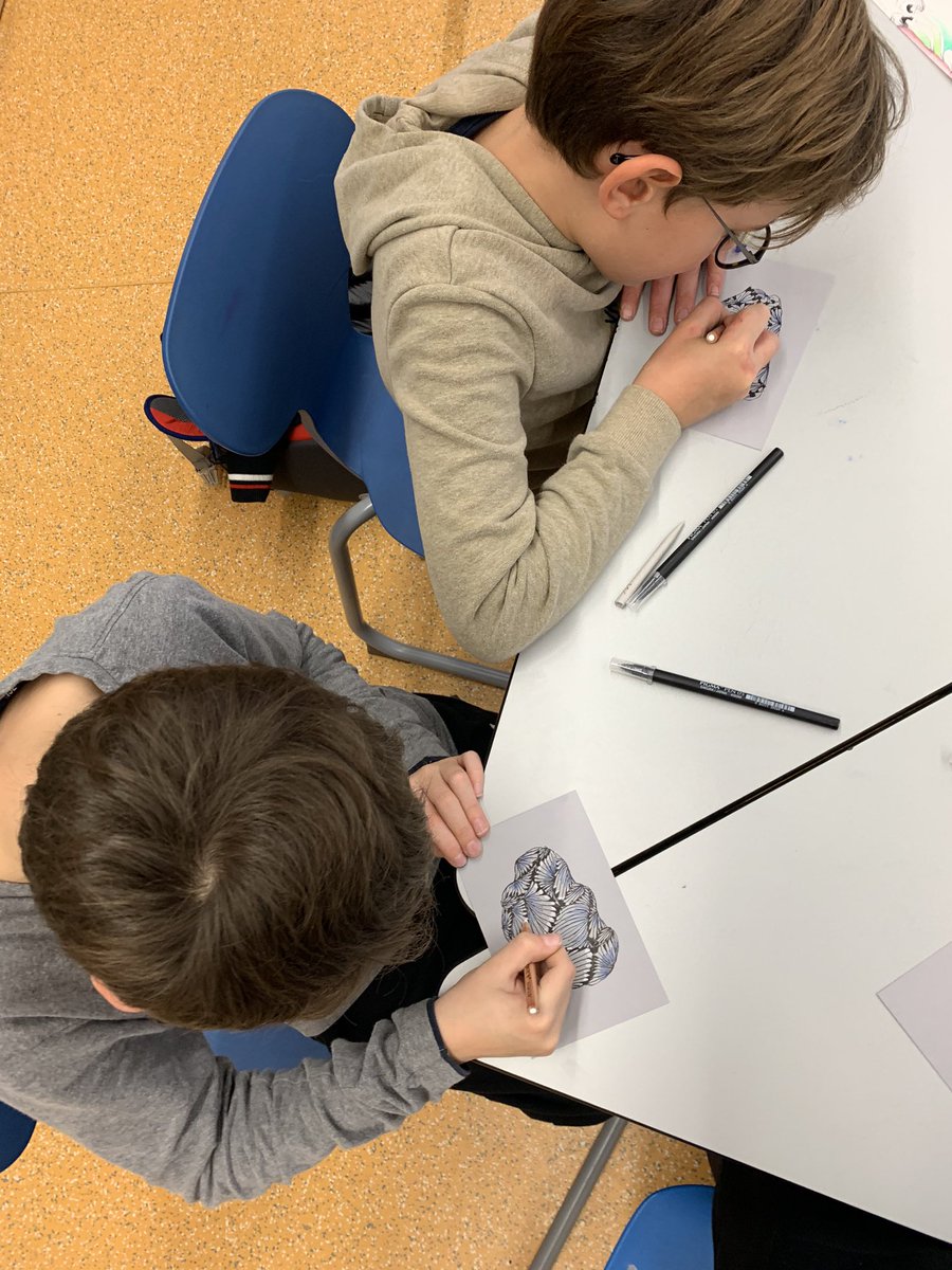 Petrabackerb's tweet photo. Last Zentangle class before the Xmas holidays. Students age 8-10. so proud of them! #esrm #zentangle https://t.co/uvgKqbV4Vu