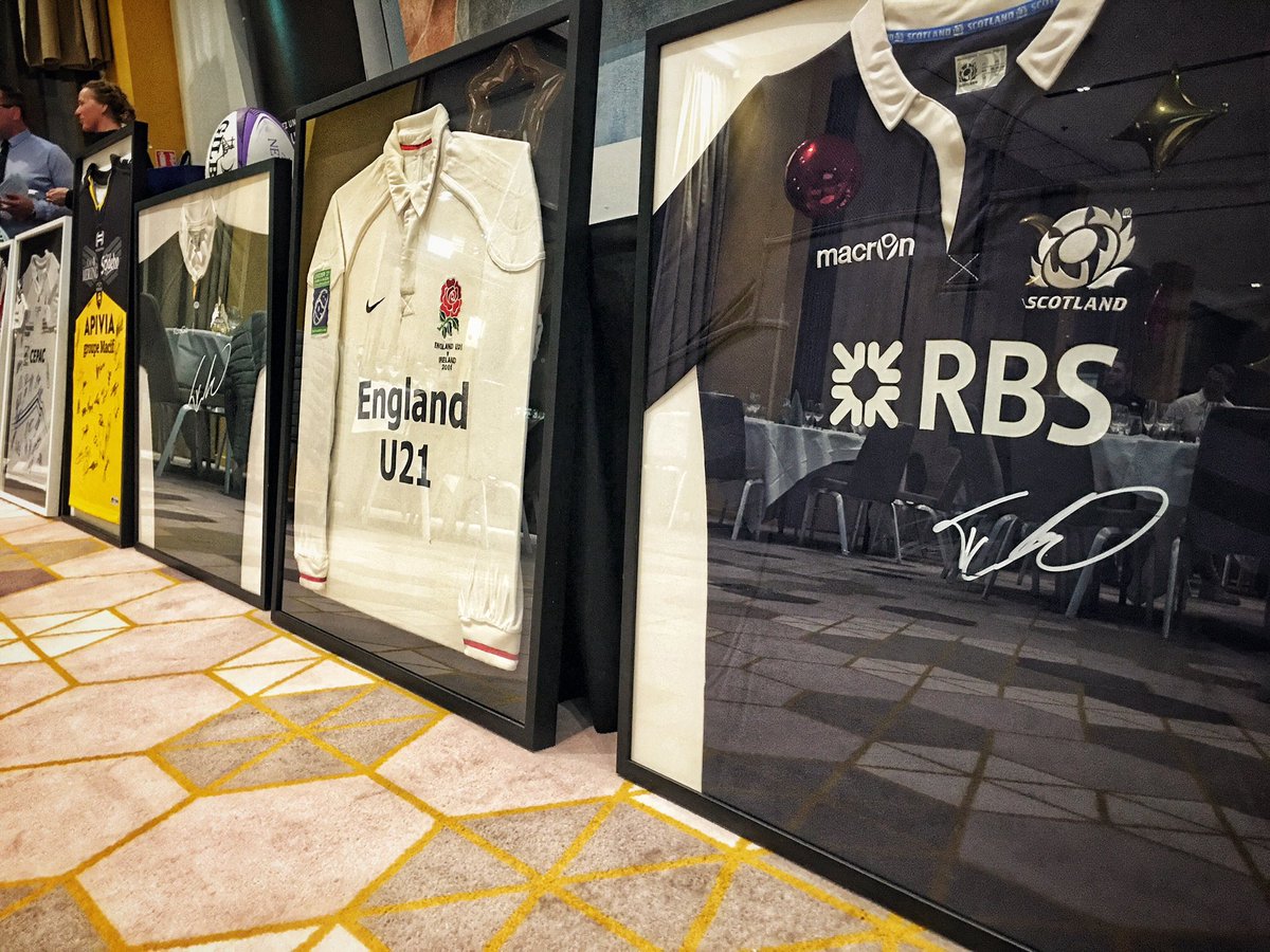 VIProvenceRugby's tweet photo. Ce soir Provence Rugby réunit ses partenaires pour un dîner de bienfaisance à l’Hotel Renaissance. 
Au profit de #LecoleDesXV et de la course des @bacchantes #TableOvale https://t.co/1PoxtQ9XcB