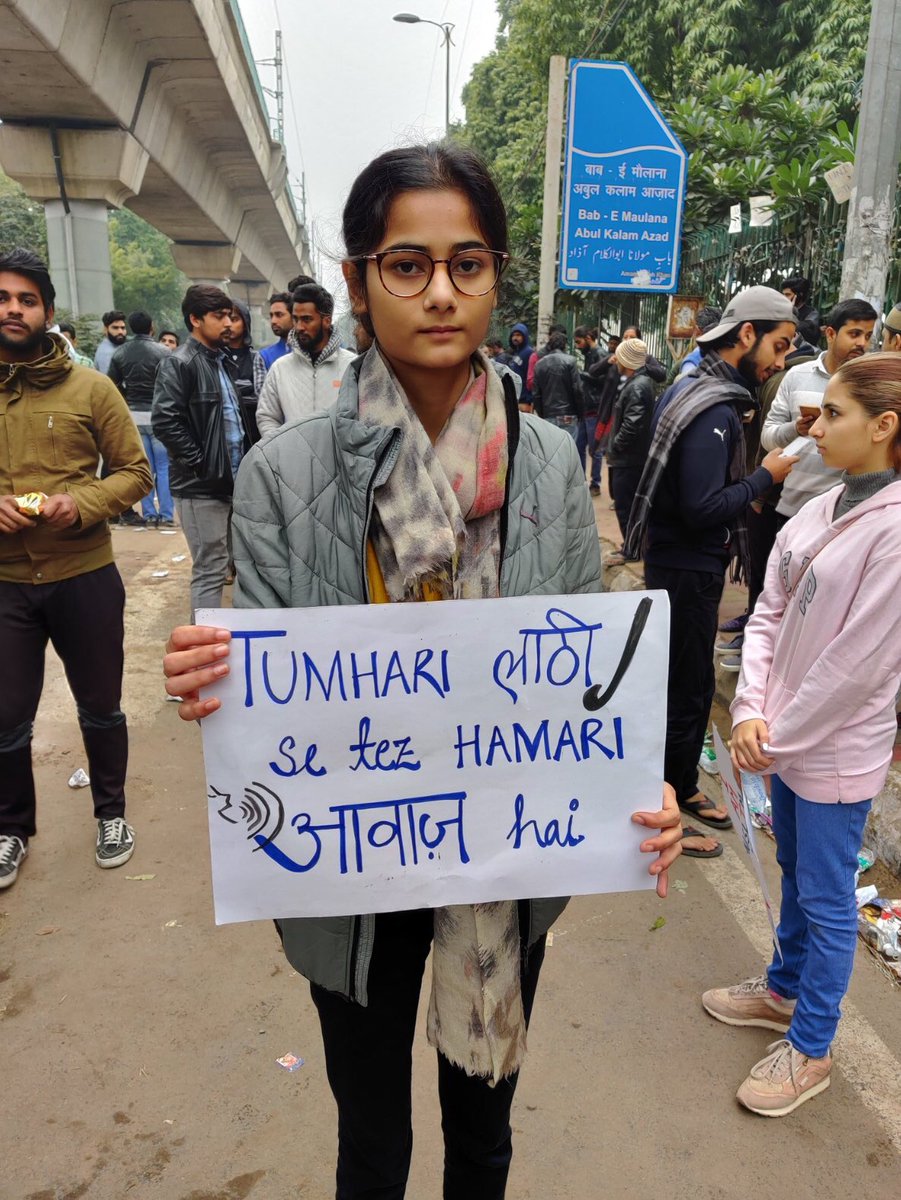 MuqtedarKhan's tweet image. “Our tongues are stronger than your batons” Indian students protesting police brutality. #CABProtest #JamiaProtests #AMUprotest
