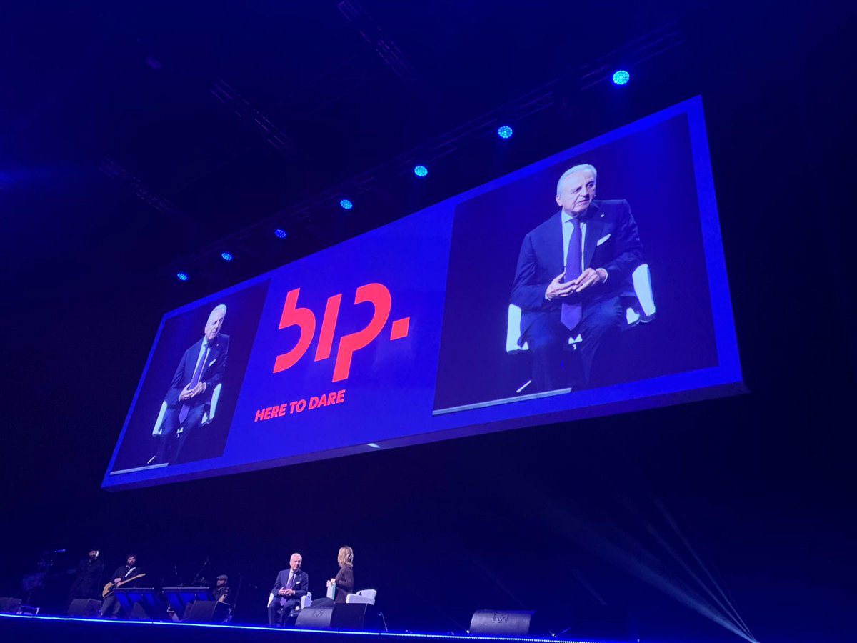 Bip_Group's tweet photo. "Abbiamo un grande futuro davanti. La nostra competenza nel digitale ci rende appetibili agli occhi degli altri e ci da' un'opportunità per crescere" sono le parole di Nino Lo Bianco, Presidente di Bip, al Xmas Event 2019.
#LorenziniDistrict #HereToDare #BipGroup https://t.co/ZbfycPCbU9