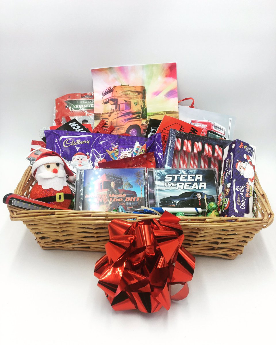 🎅🏼🎄CHRISTMAS HAMPER COMPETITION FOLKS🎄🎅🏼
You know what to do! Add a friend to be in with a chance to win this festive Hamper 🎉🎁✨🎄