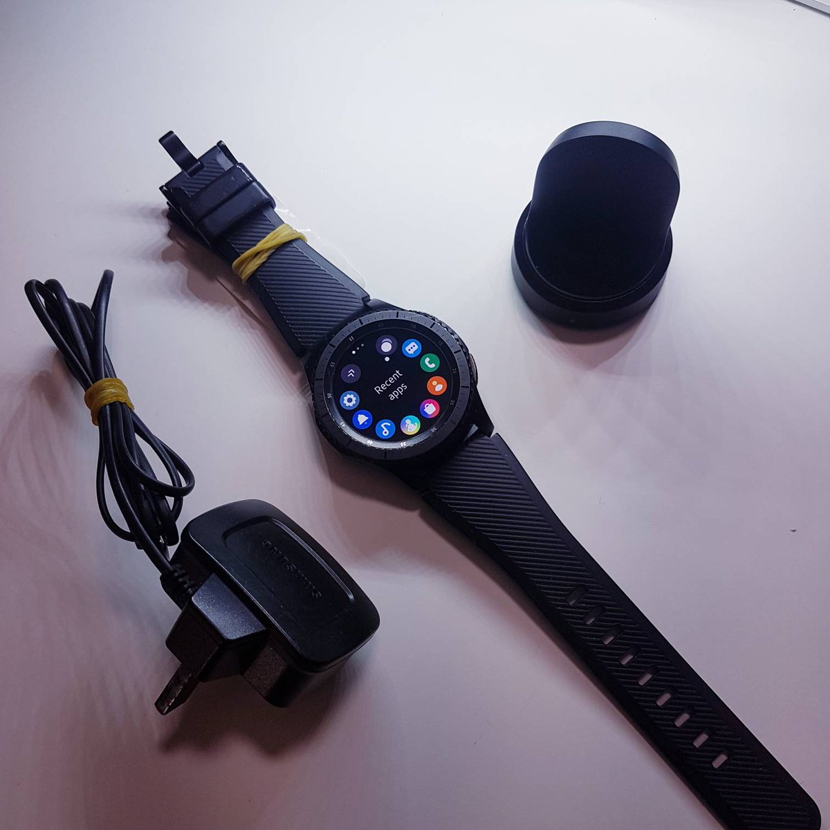 InspectYoGadget's tweet photo. Samsung S3 Frontier Smart watch 

Used but great condition with original charger, I have same model watch and absolutely love it. 

Great Xmas Gift 

£180 (2 available)

#S3Frontier #samsungwatch #smartwatch #samsung #widnes #runcorn https://t.co/lFnVIhcqnT