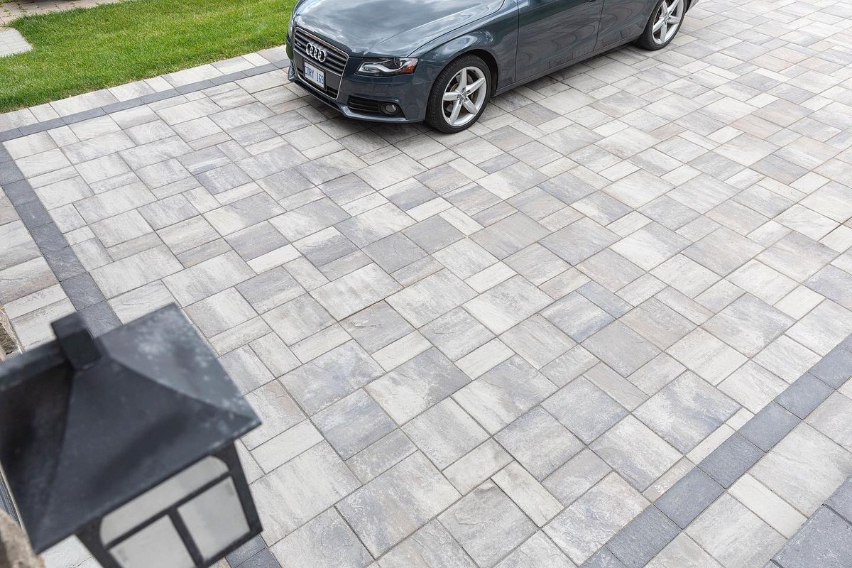 BestWayStone's tweet photo. Taking things to new heights on this #driveway with the #Trevista Textured paver made with #DesignLoc https://t.co/Z3b9Fl6Z4W