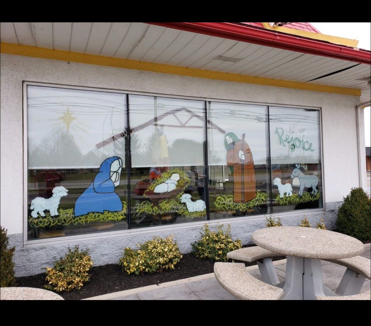 MonfortVorhees's tweet photo. Merry Christmas from your #MinsterMcD family. If you haven’t seen it already, make sure to stop by and see the amazing mural on our front window. We hope you all have a joyous and blessed Holiday. #ImLovinIt #MerryChristmas. https://t.co/dCtIxUsopX