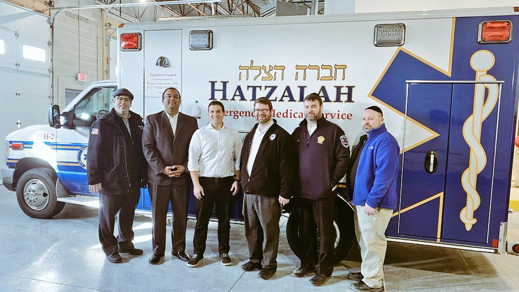 HatzalahChicago's tweet image. Thank you Senator Villivalam for coming last week to see our progress at our future headquarters! You got to meet many of our great volunteers from all parts of the organization. We couldn't do it without everyone's support. @senvillivalam @LincolnwoodIL @LincolnwoodPD