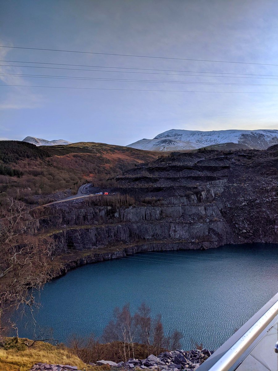 Snow capped mountains - it's the most wonderful time of the year! 
😊🏔️ 
📸 <a href="/cehawksworth/">Charlotte Hawksworth</a>
#visitwales #gonorthwales #snowdonia360